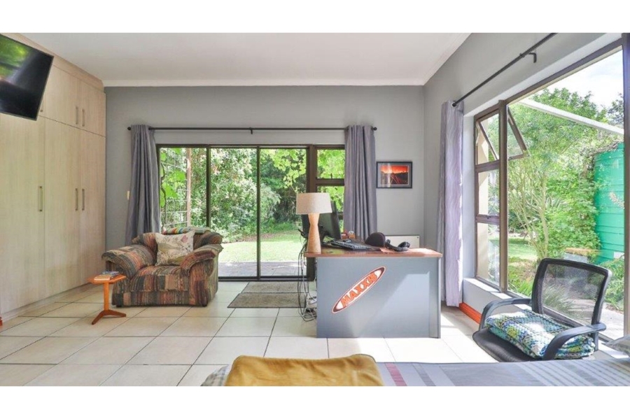 6 Bedroom Property for Sale in Lovemore Park Eastern Cape